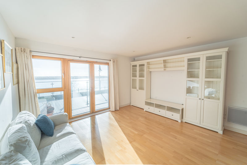 Lounge- click for photo gallery